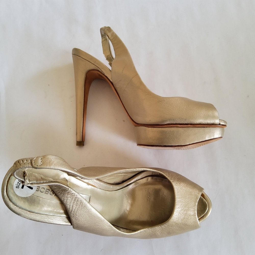 BcbgMaxAzria Leather Fennel Pewter Platform Peep Toe Gold High Heel Pumps Size 7